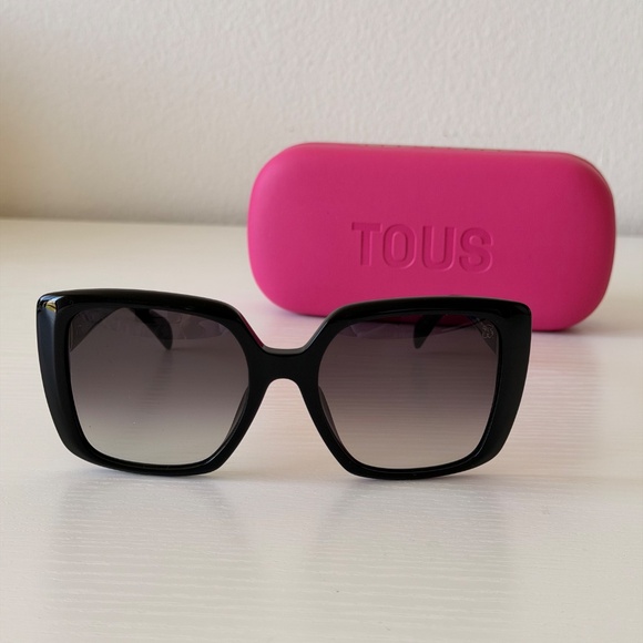 New, TOUS Sunglasses, STOB52 0700, Black Oversized Square Frame, Authentic main image 5